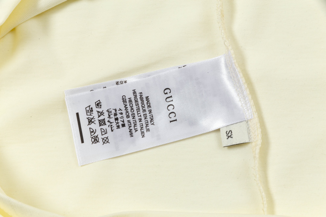 LV clothing-108