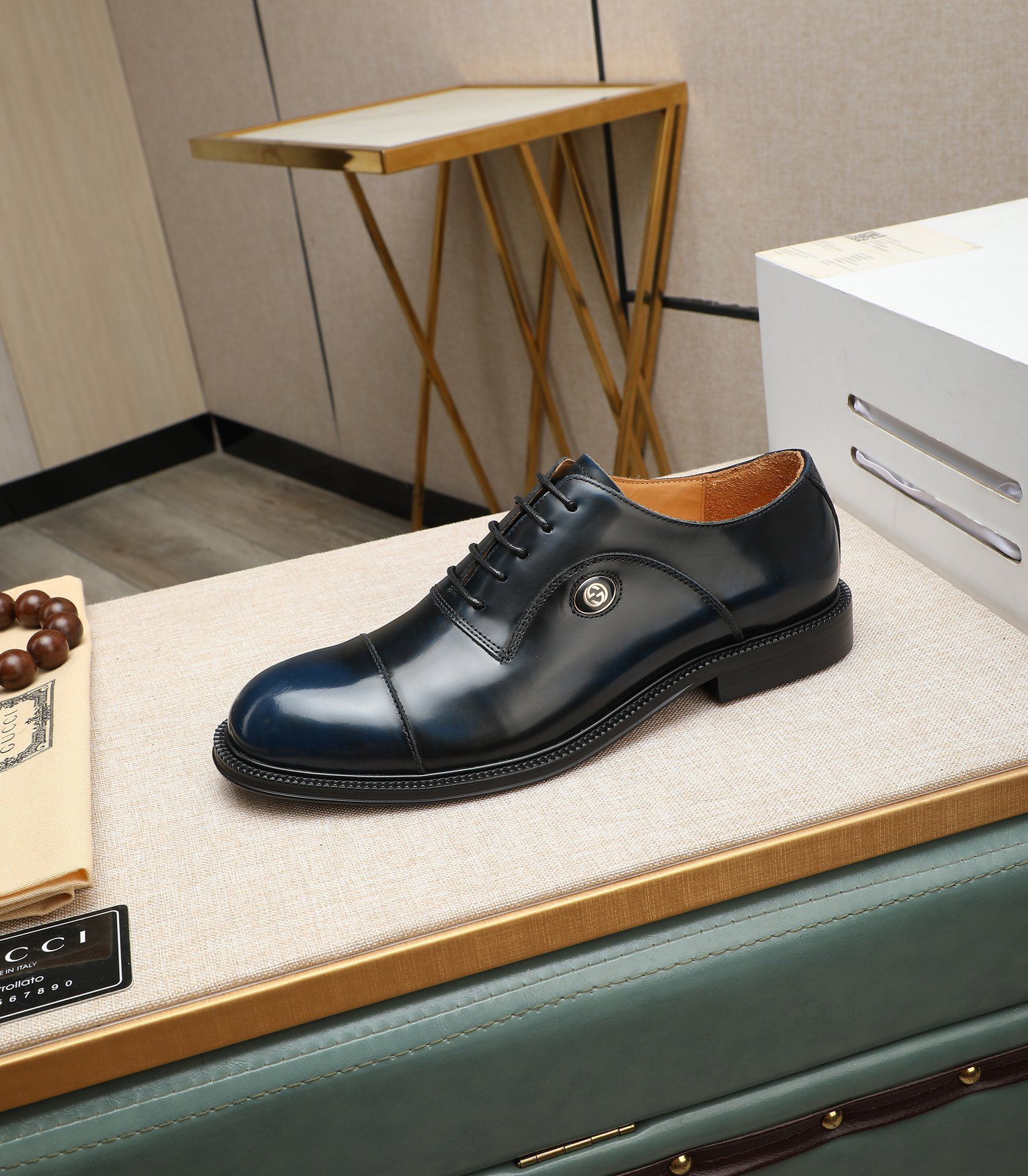 Gucci men's leather shoes-126
