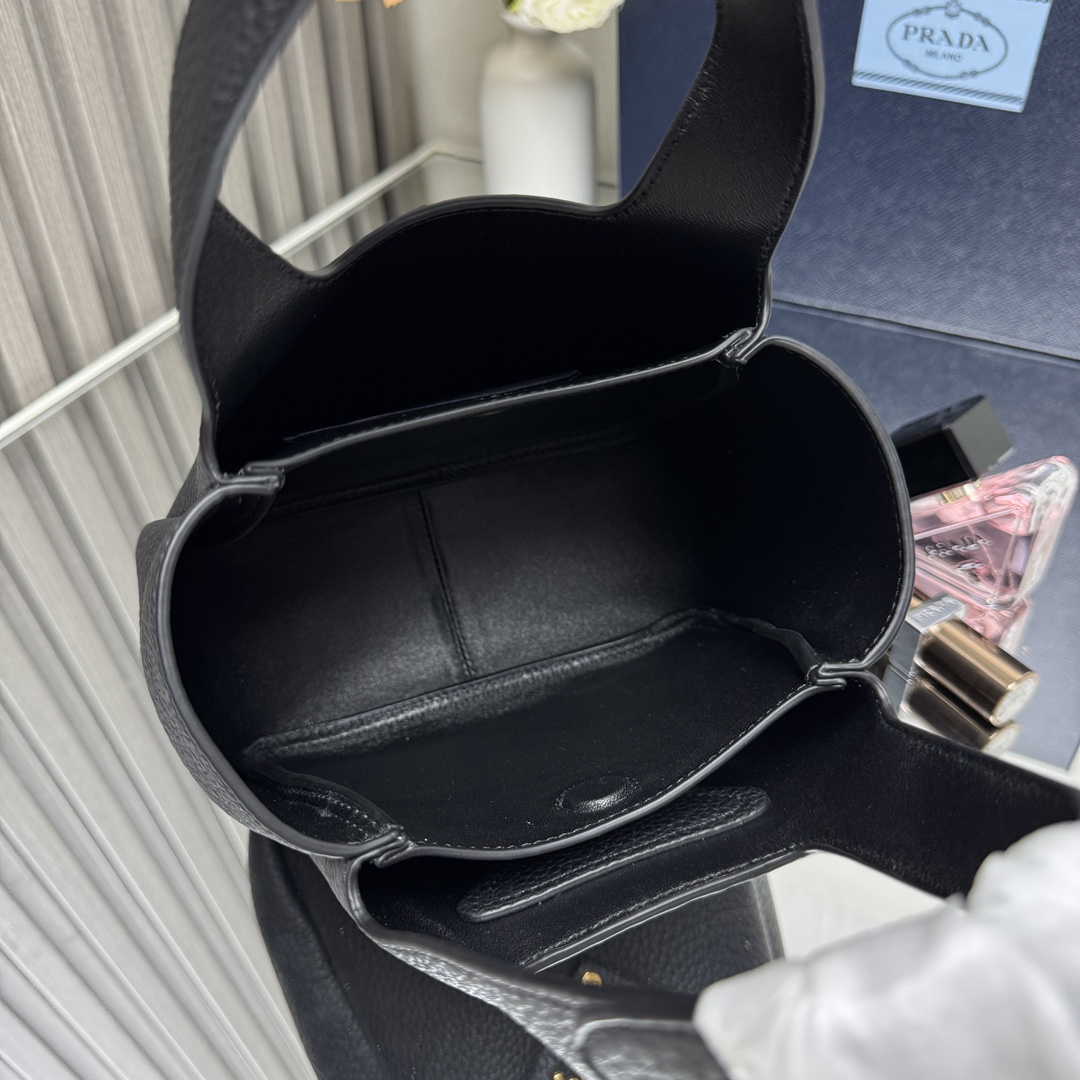 Prada bag-16