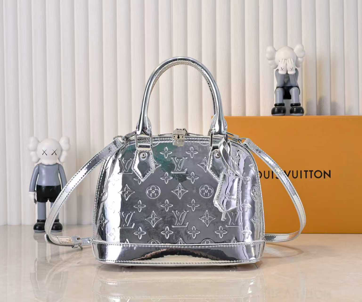 Louis Vuitton bag-133
