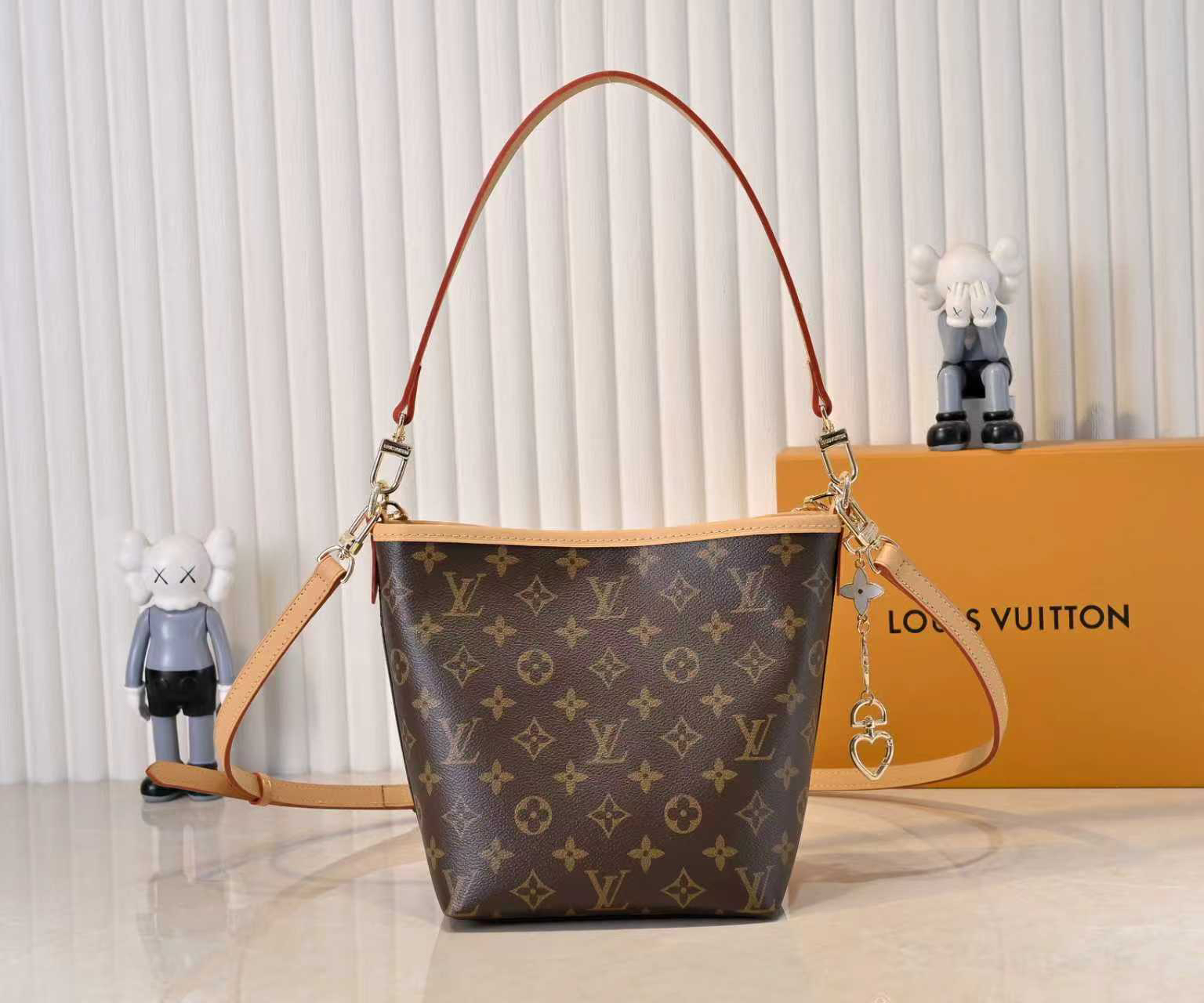 Louis Vuitton bag-134