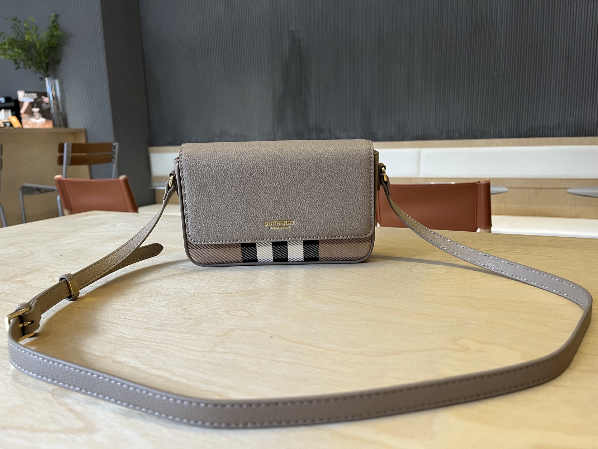 Burberry bag-133