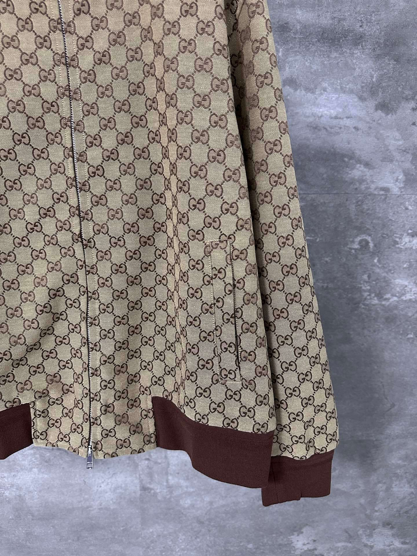 Gucci Clothing-325