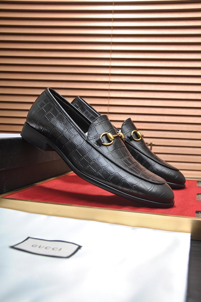 Gucci men's leather shoes-139