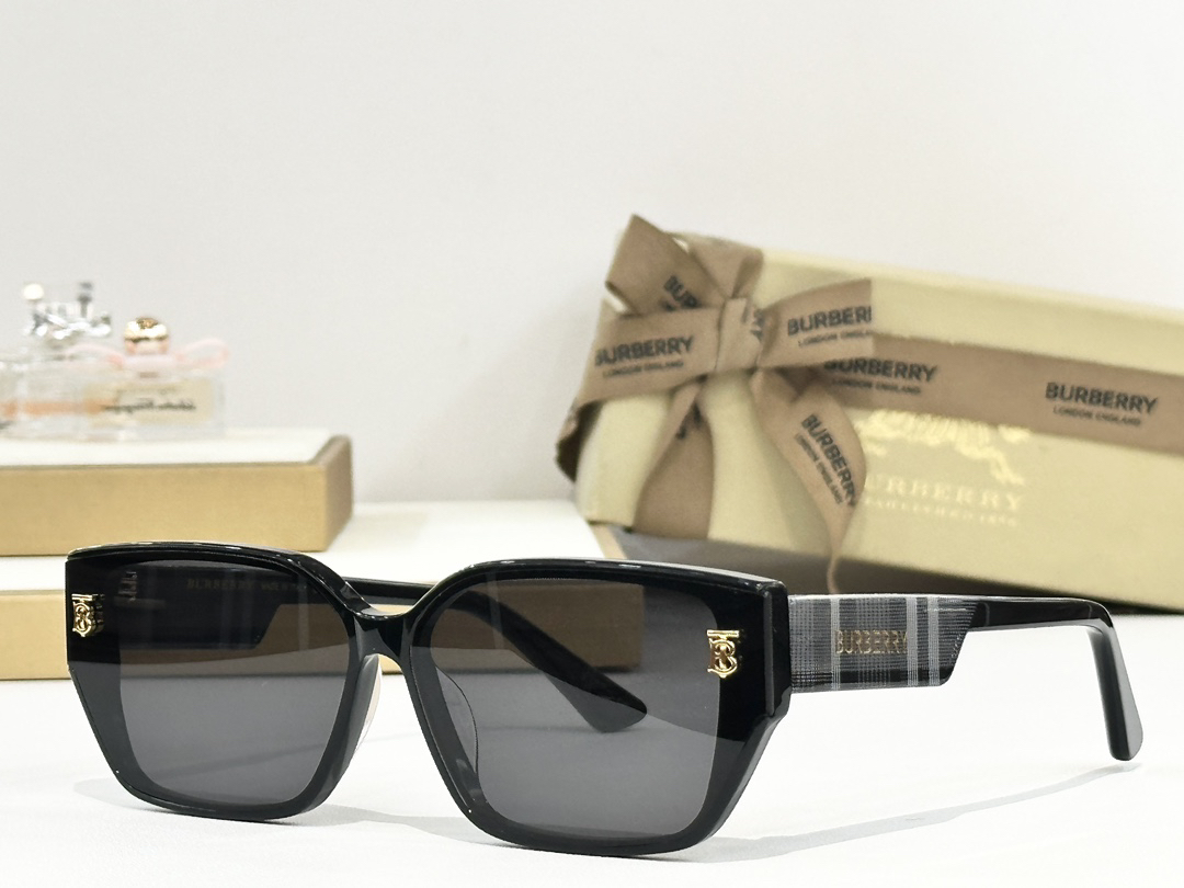 Burberry glasses-22