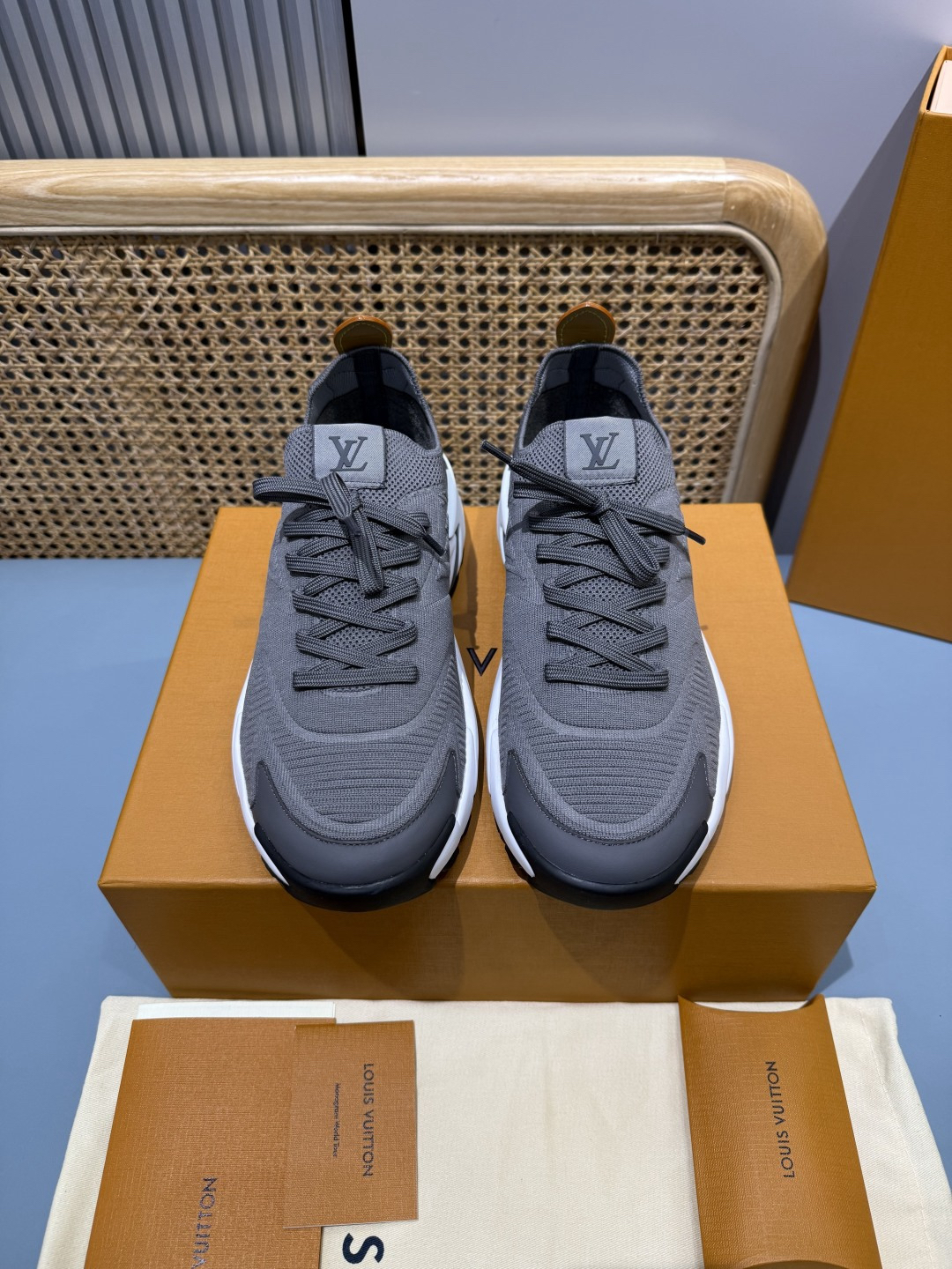 Lv Sneakers-179