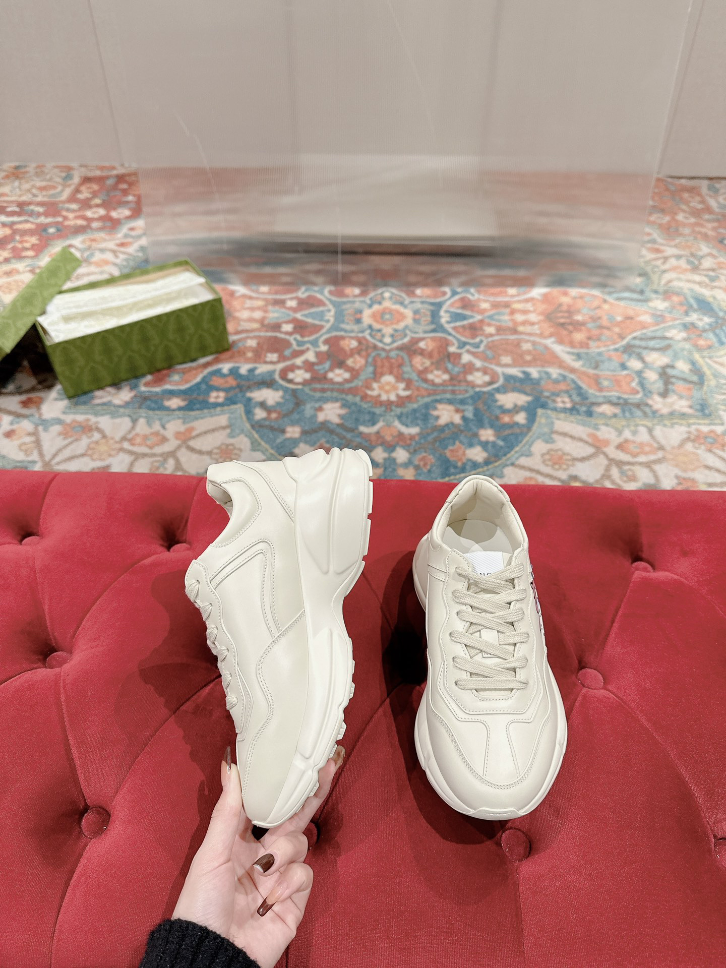 Gucci Sneakers-244