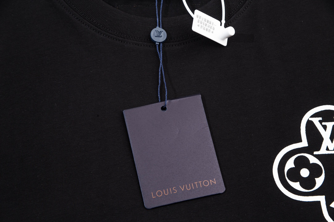 LV clothing-68