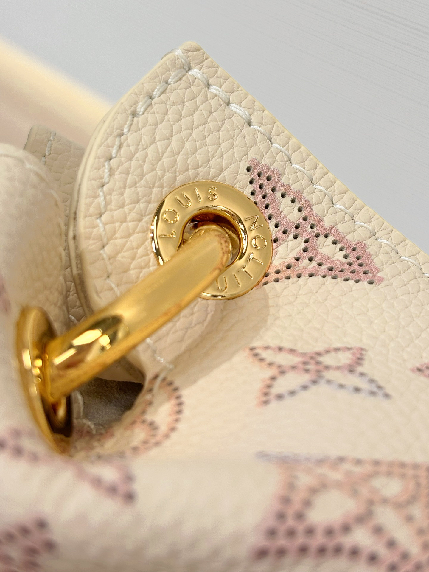 Louis Vuitton bag-179