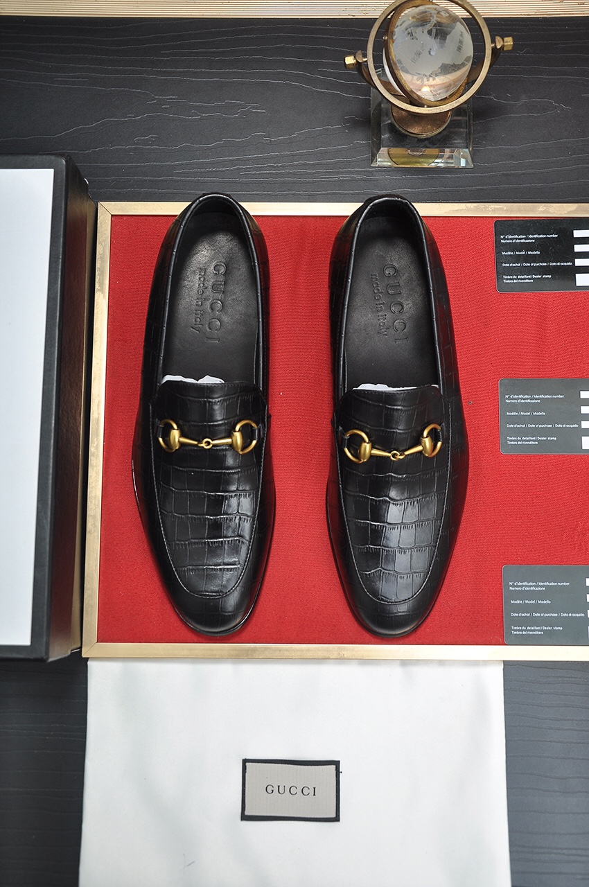Gucci men's leather shoes-139