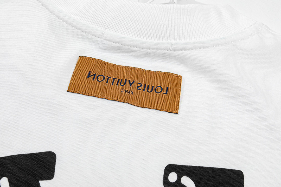 LV clothing-146