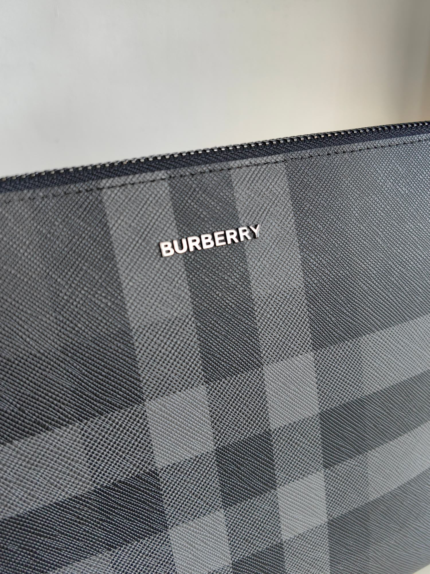 Burberry bag-105