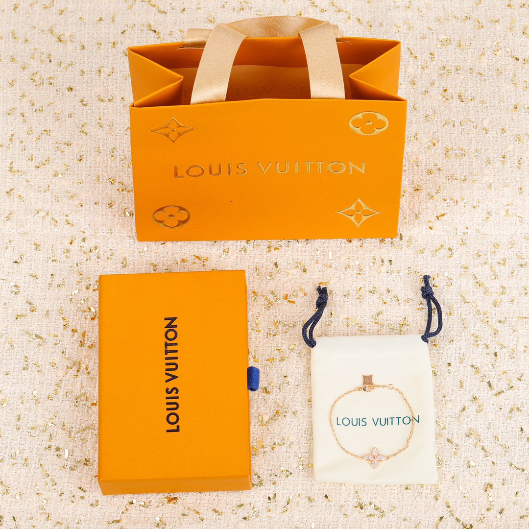 LV necklace-21