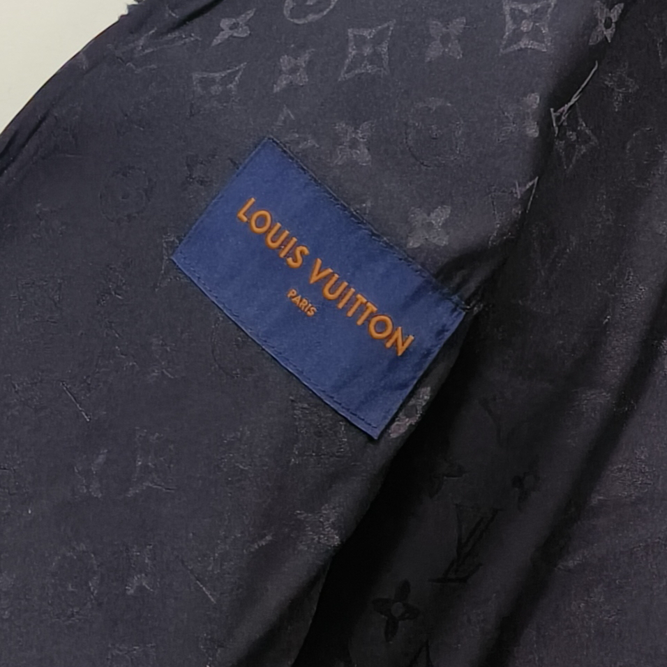 LV Clothing-353