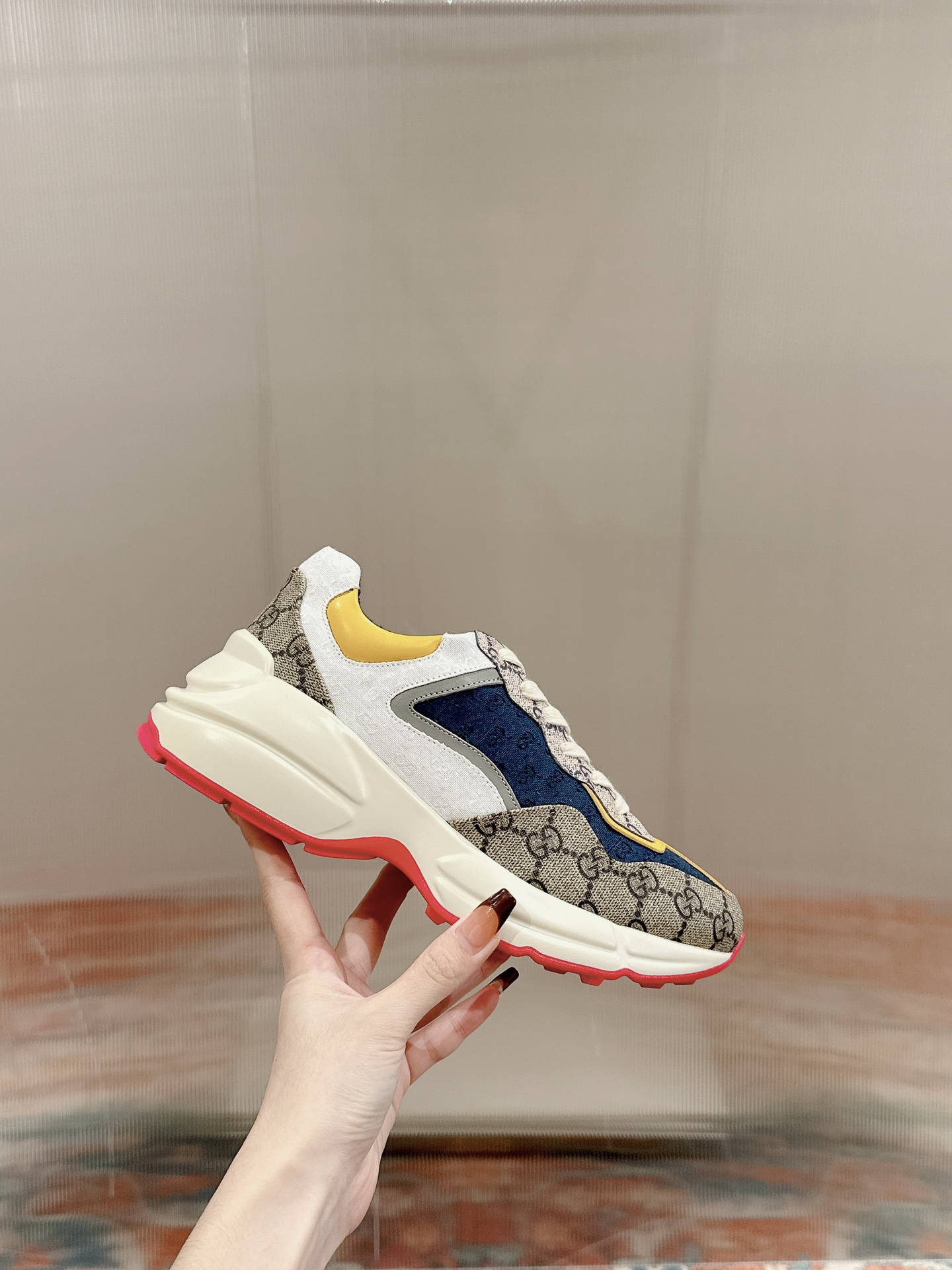 Gucci Sneakers-245