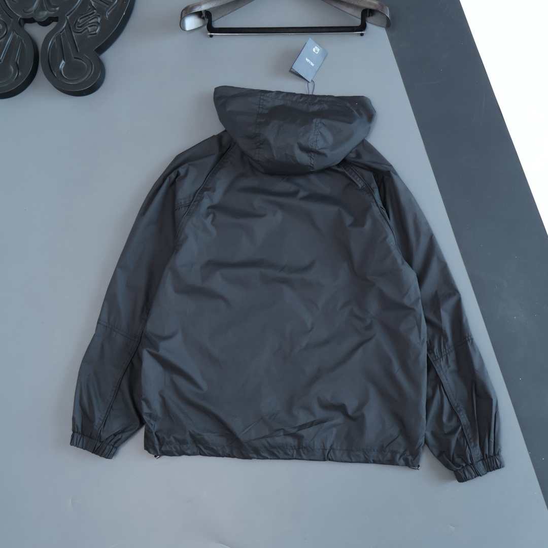 Prada Clothing-329