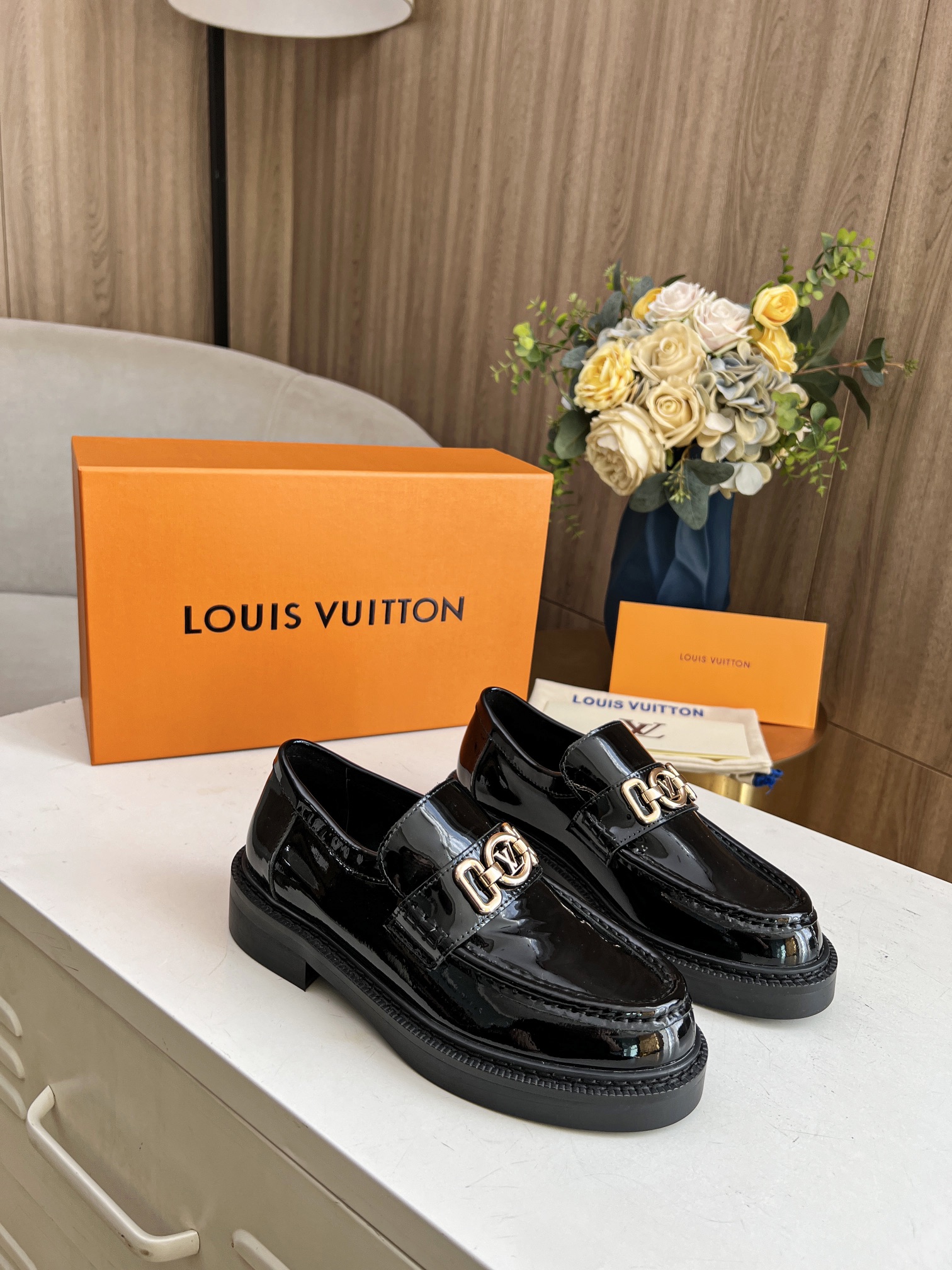 LV women's leather shoes-39