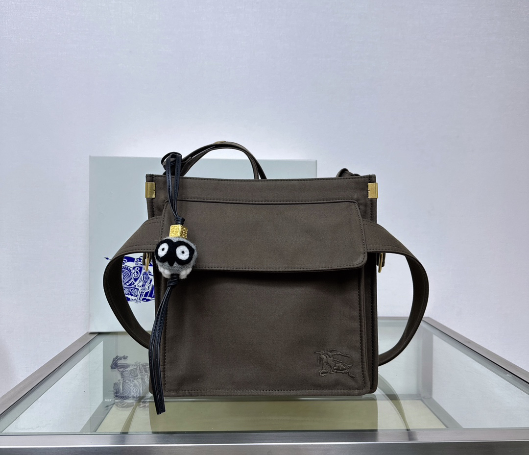 Burberry bag-90