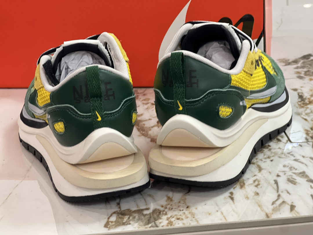 Nike Sneakers-251