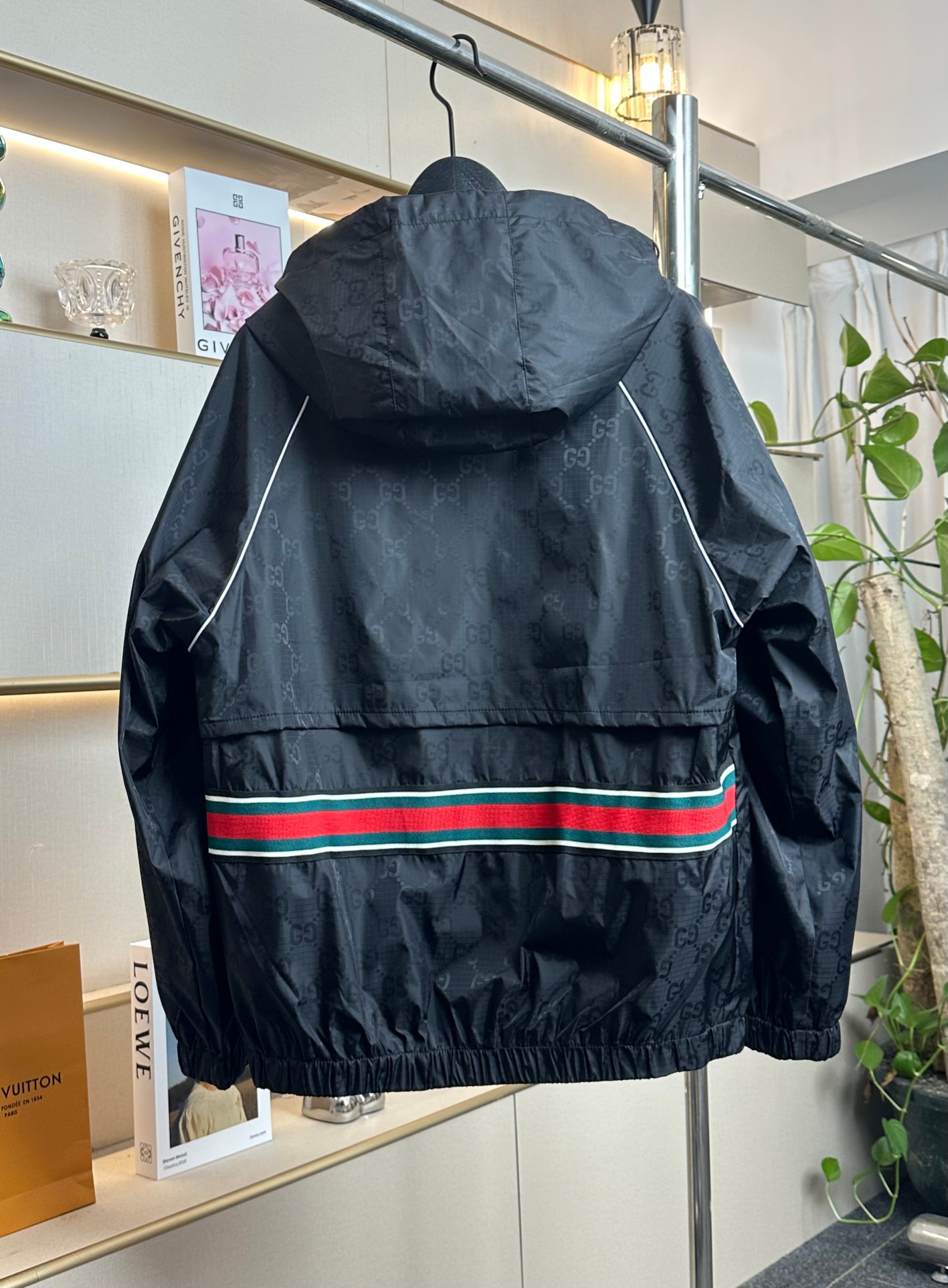 Gucci Clothing-334