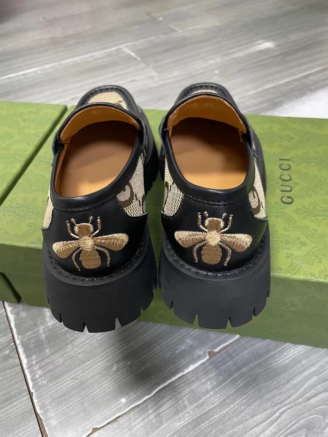 Gucci women's leather shoes-87