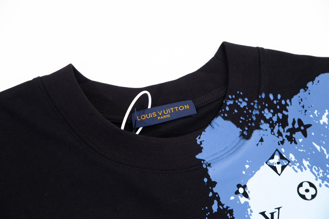 LV clothing-122