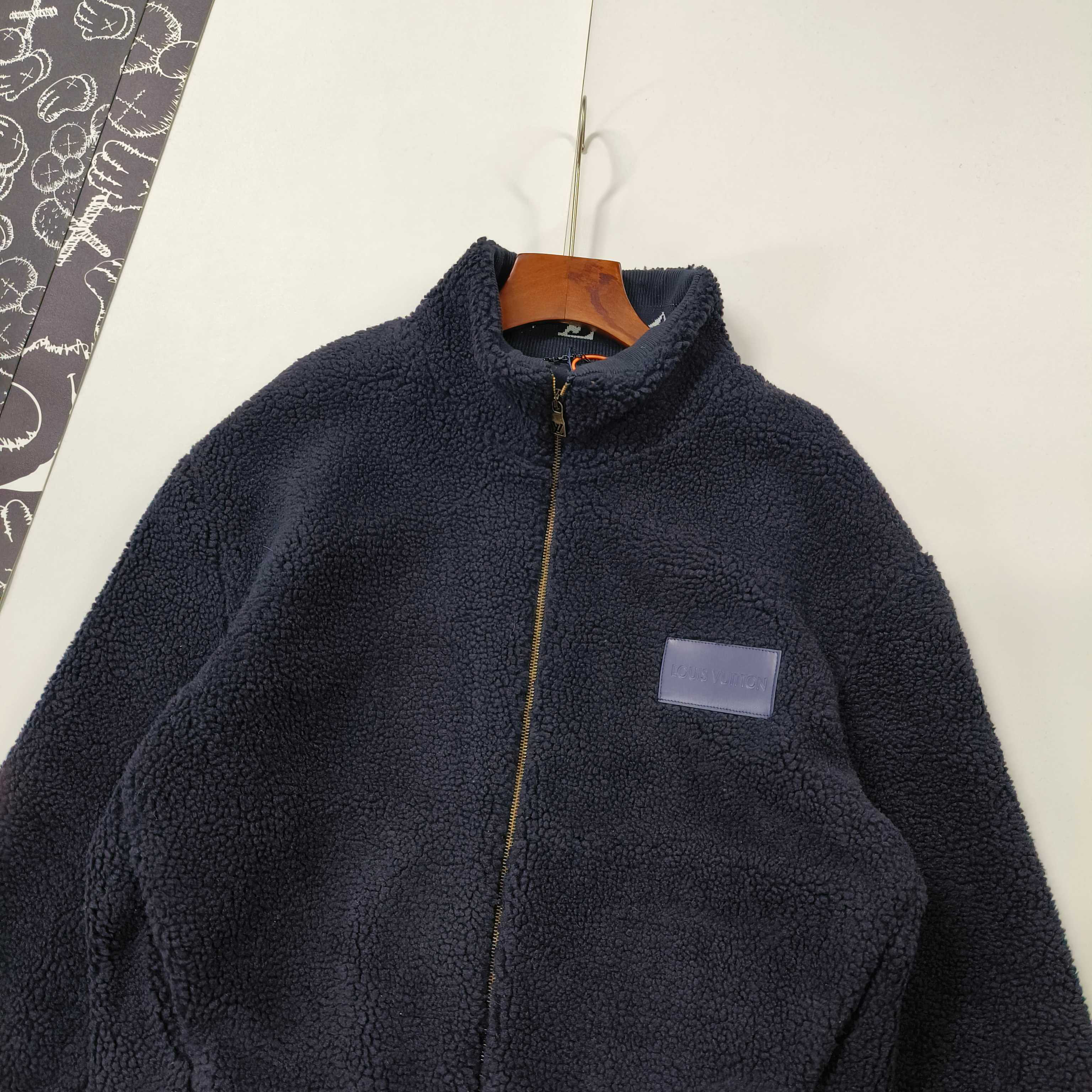 LV Clothing-353