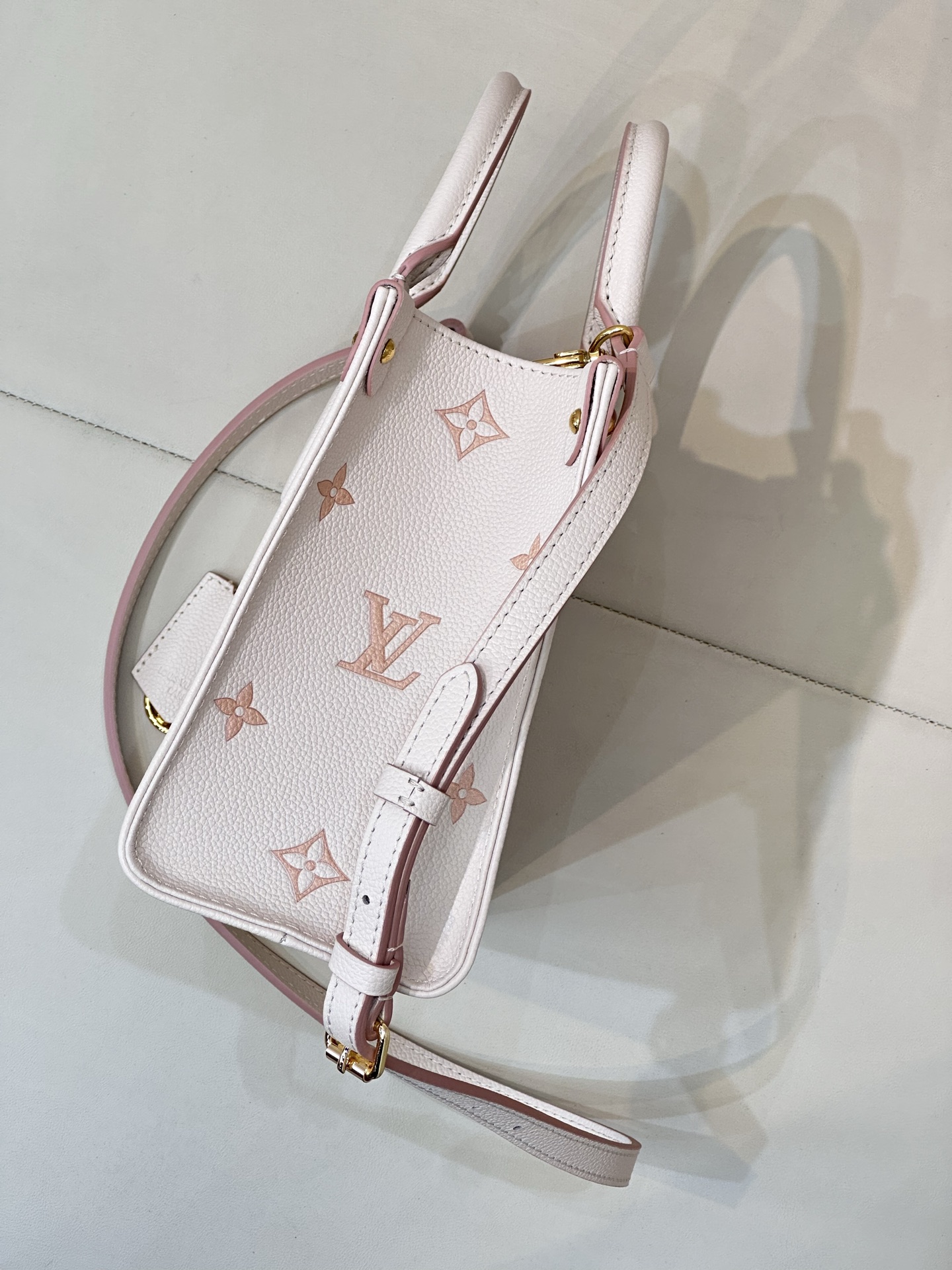 Louis Vuitton bag-102