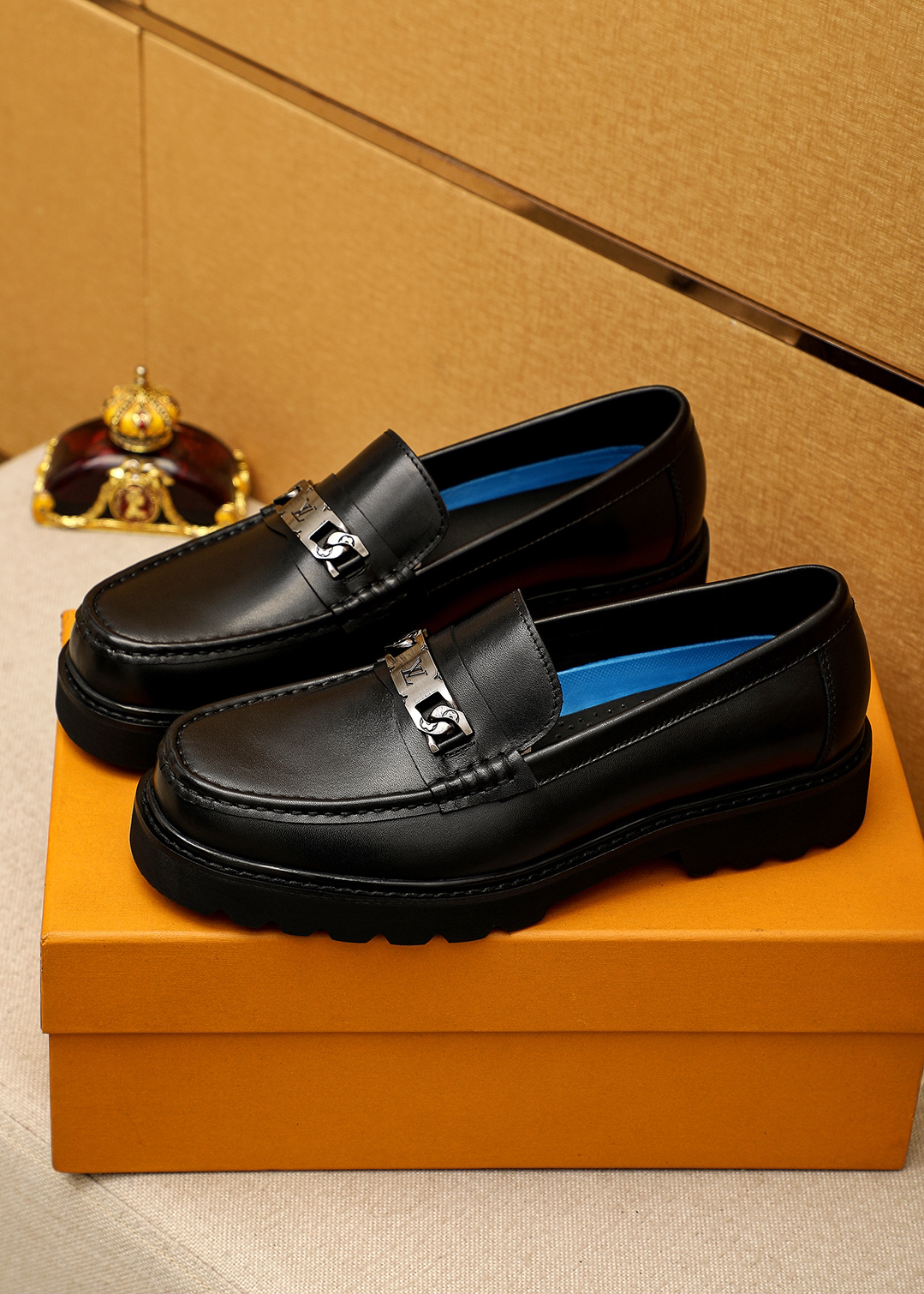 LV men's leather shoes-66