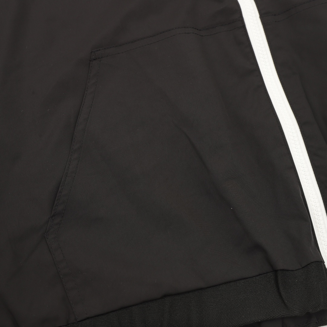Prada Clothing-325