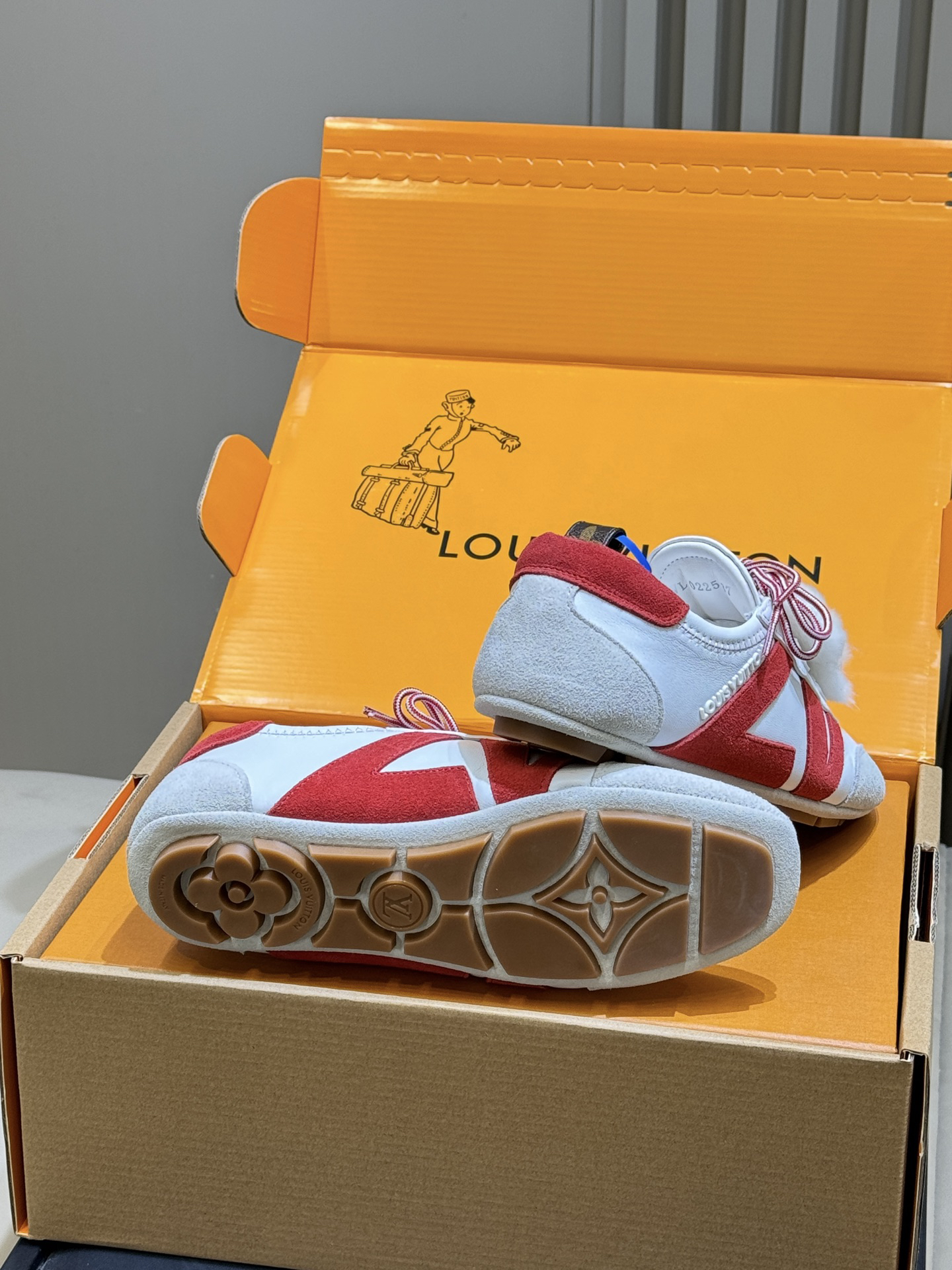 Lv Sneakers-231