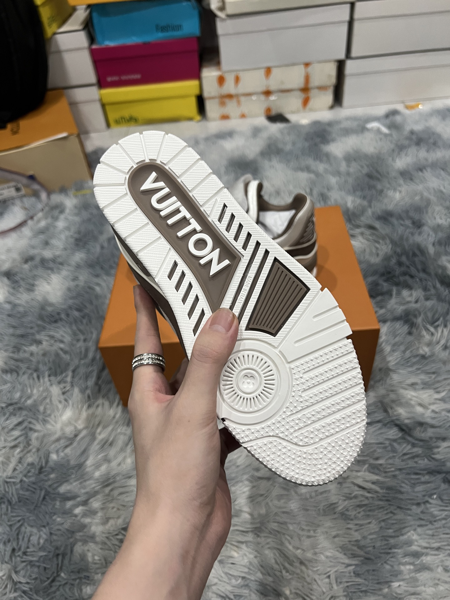 Lv Sneakers-79