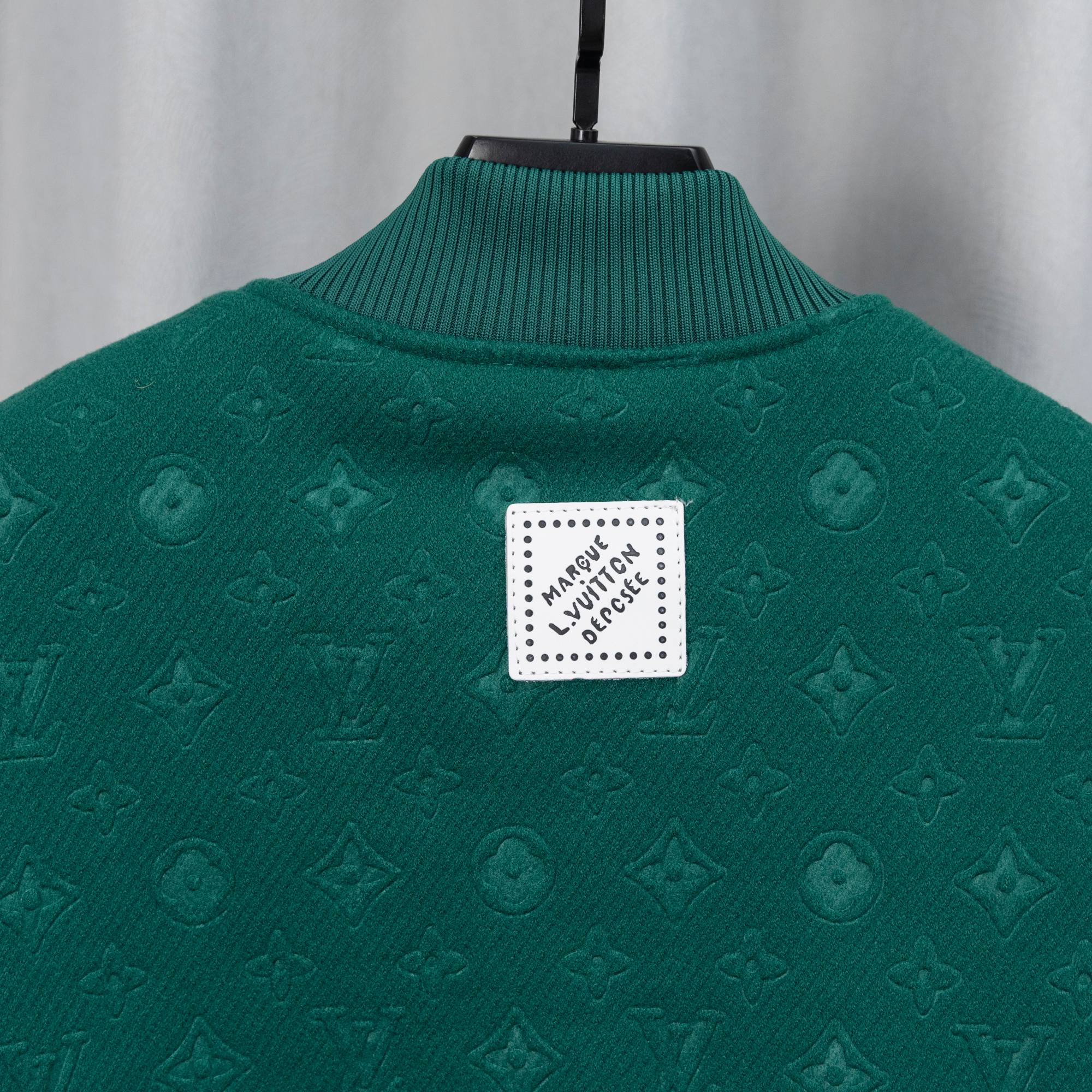 LV Clothing-281