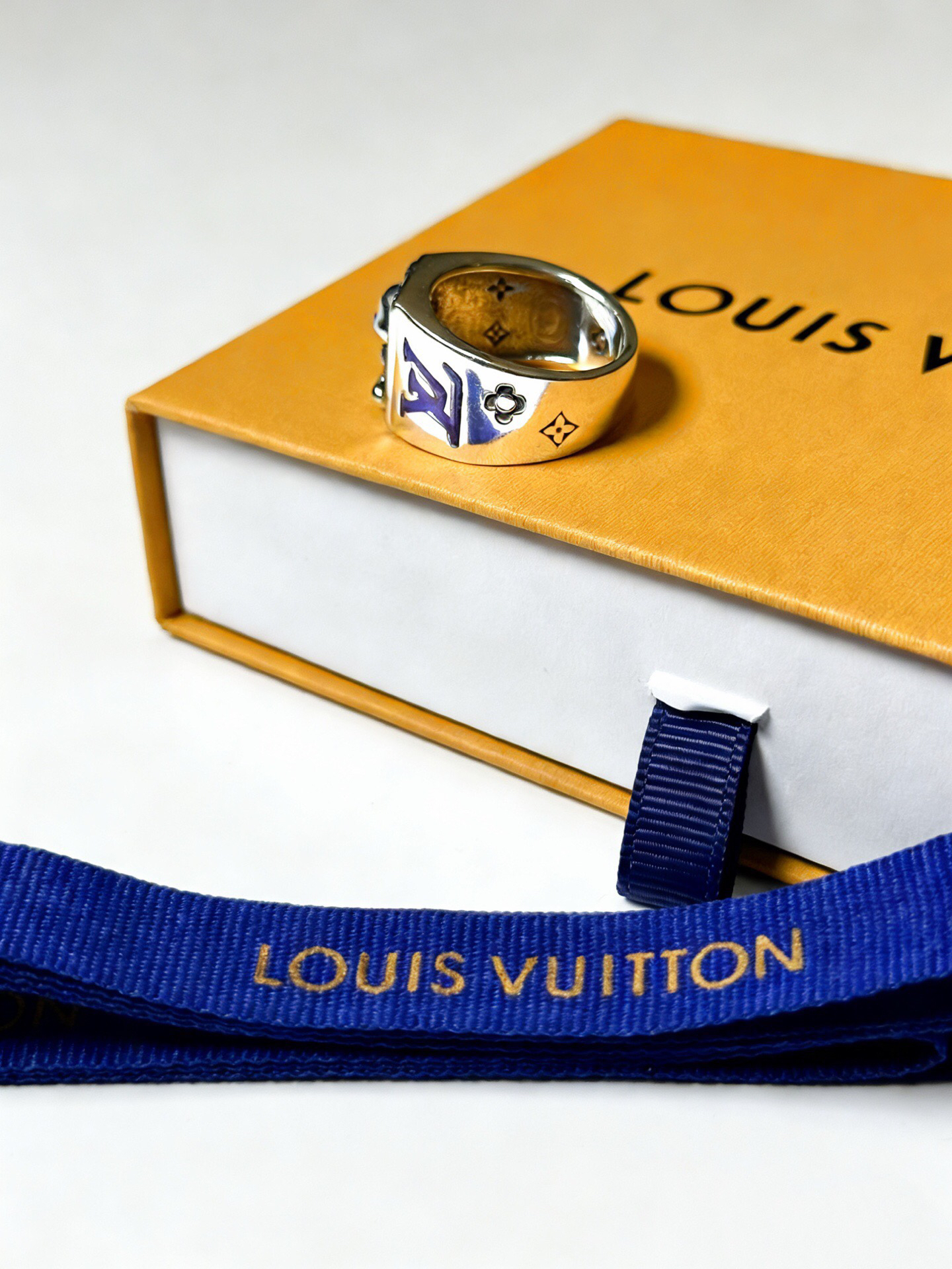LV ring-2