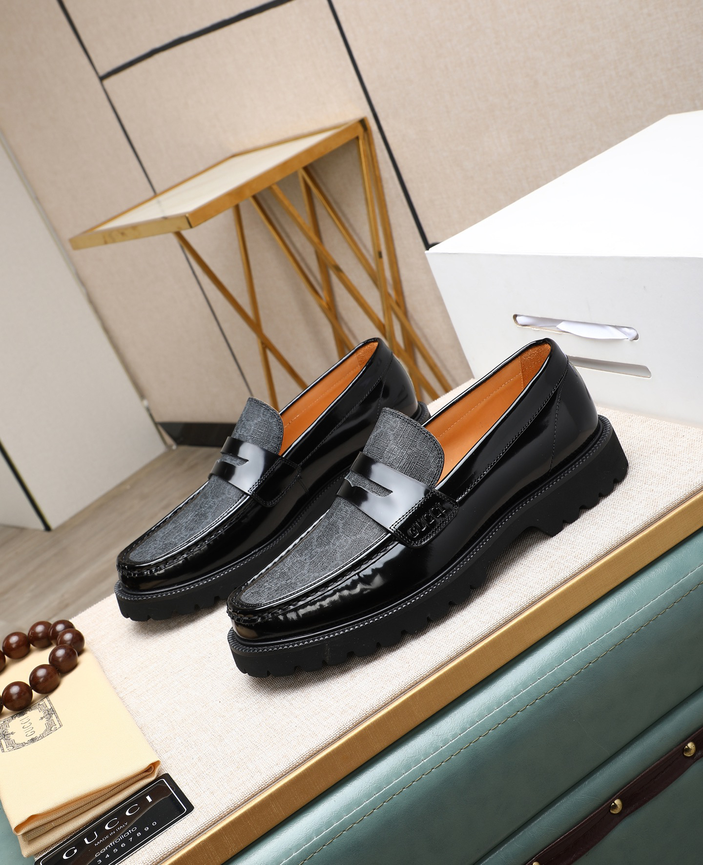 Gucci men's leather shoes-124