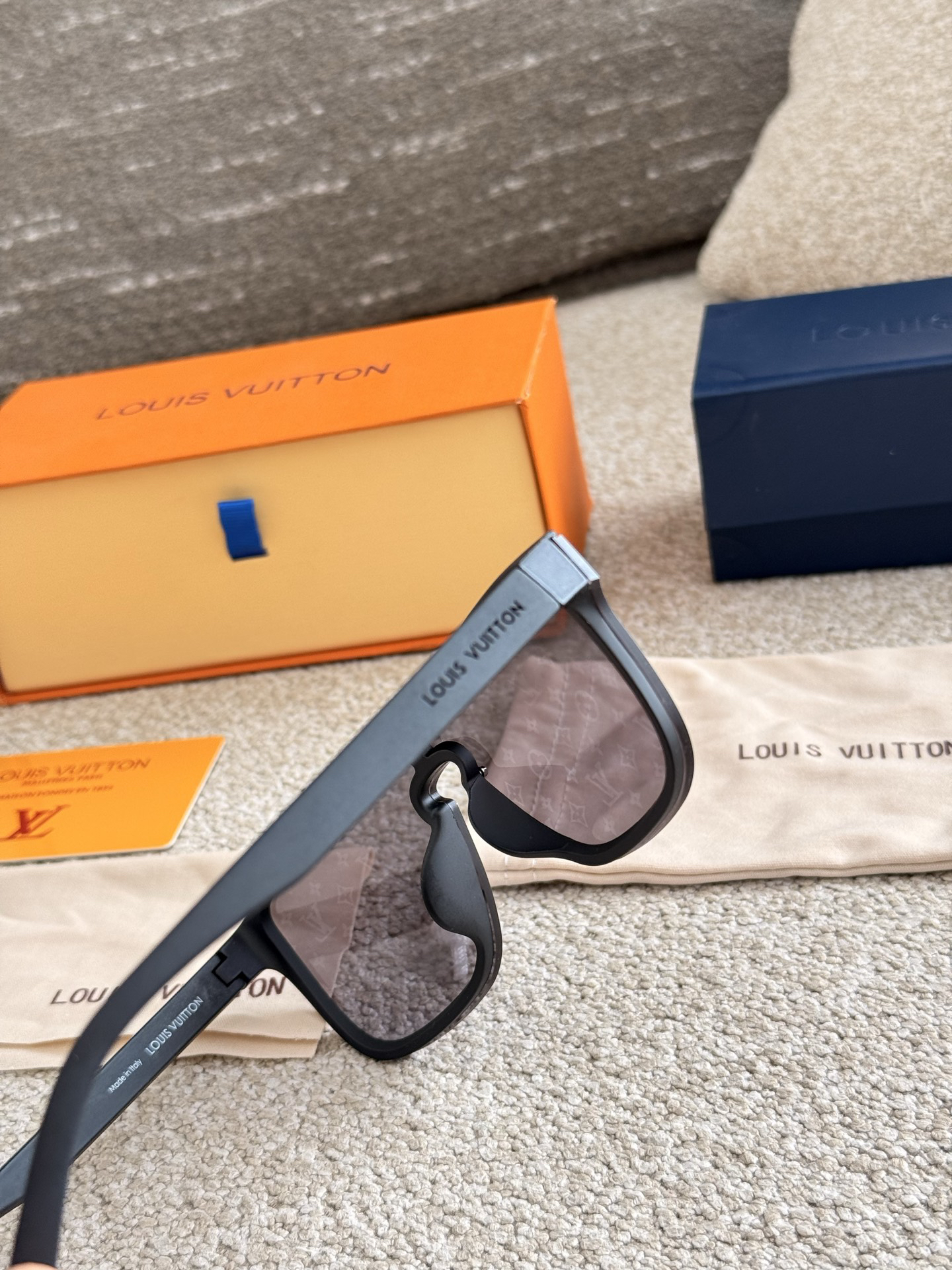LV glasses-30