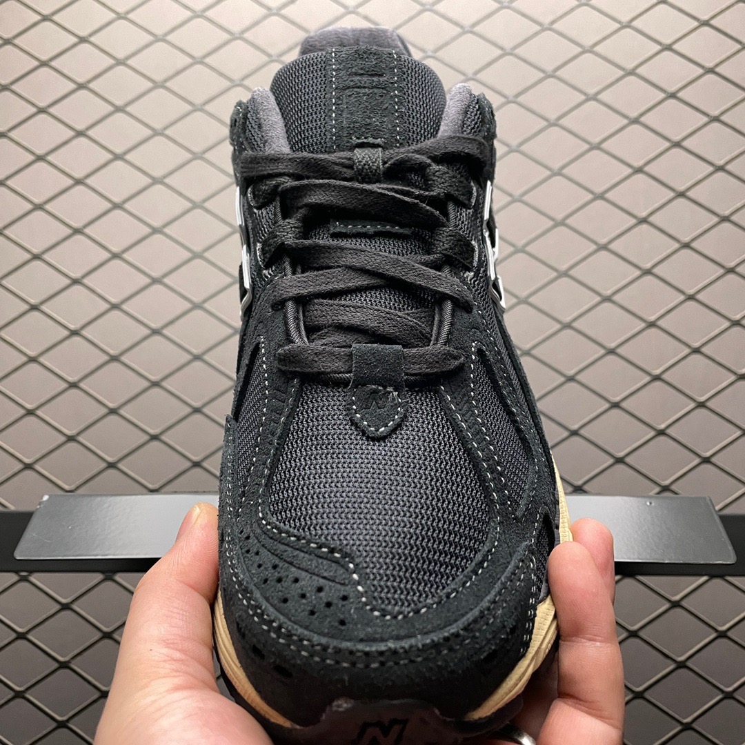 New Balance Sneakers-100
