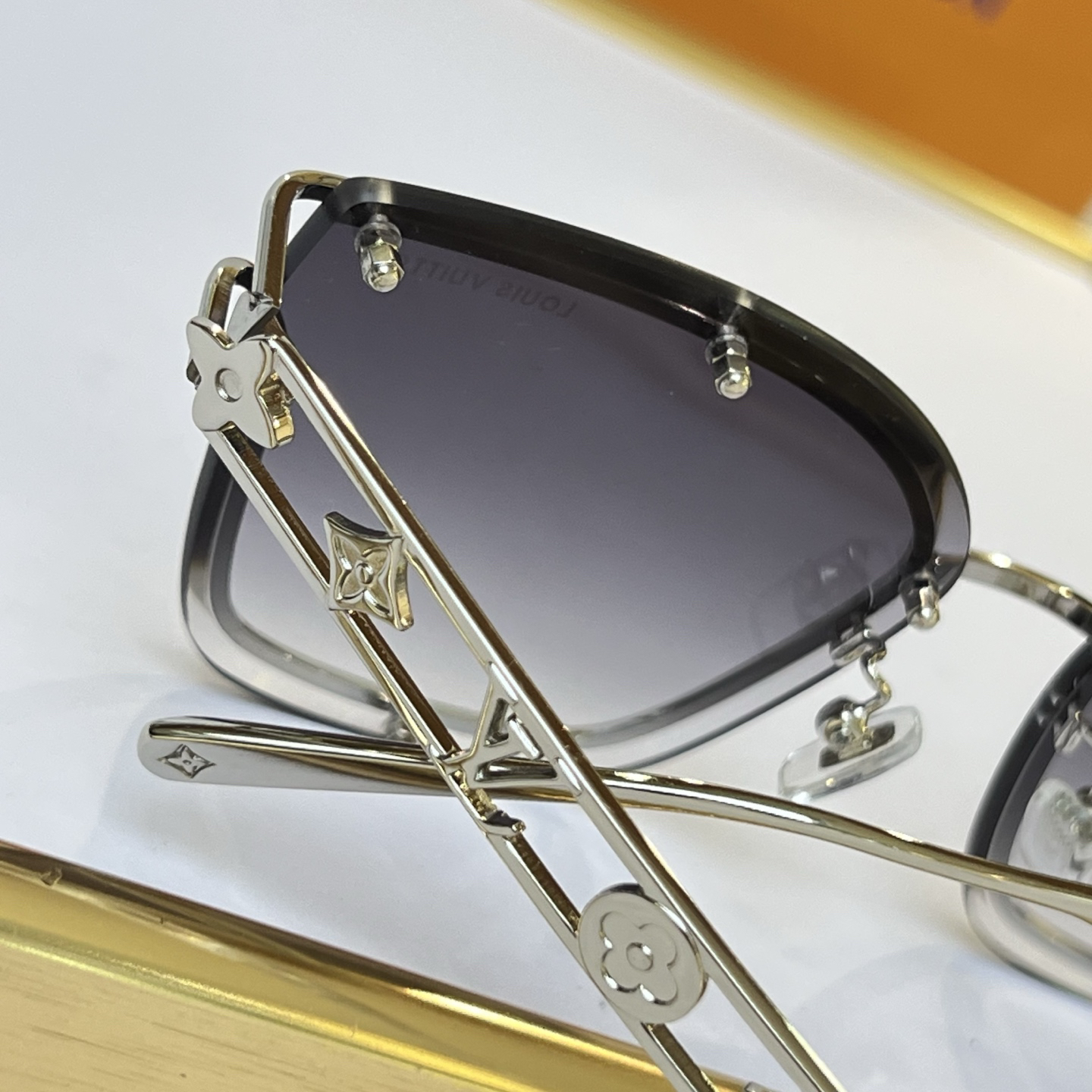 LV glasses-68