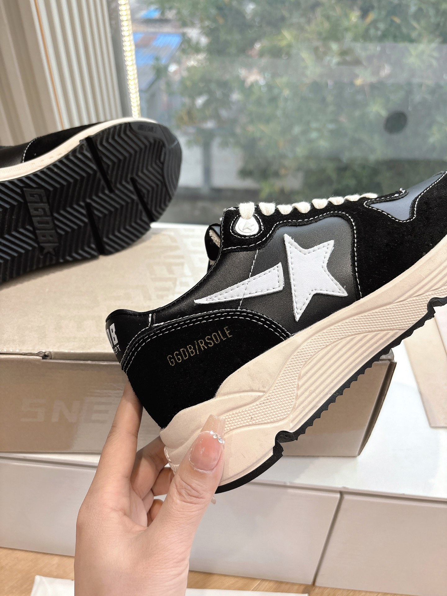 Golden Goose Sneakers-13