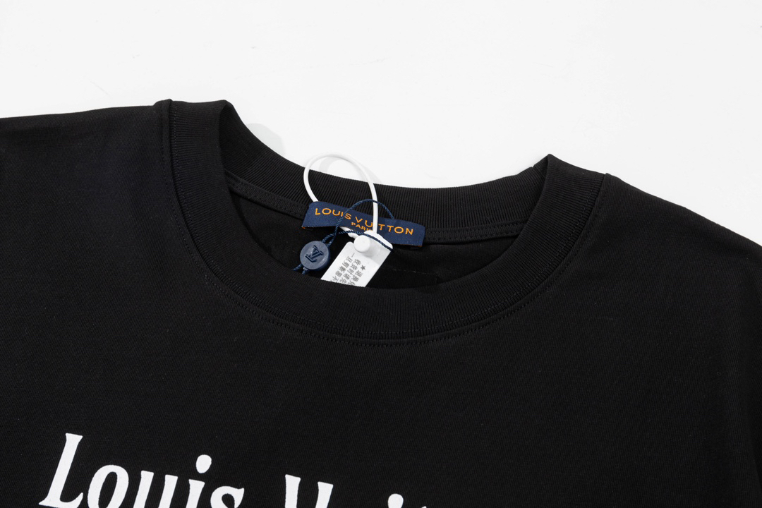 LV clothing-173