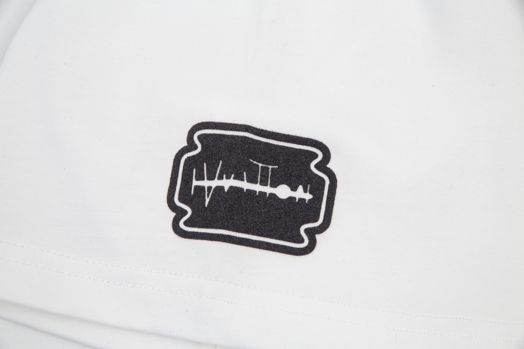 LV clothing-131