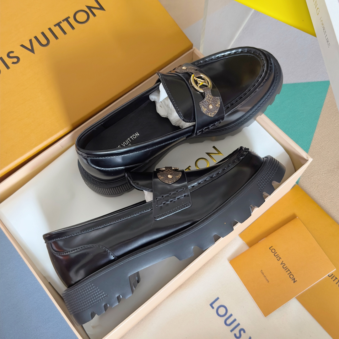 LV women's leather shoes-19