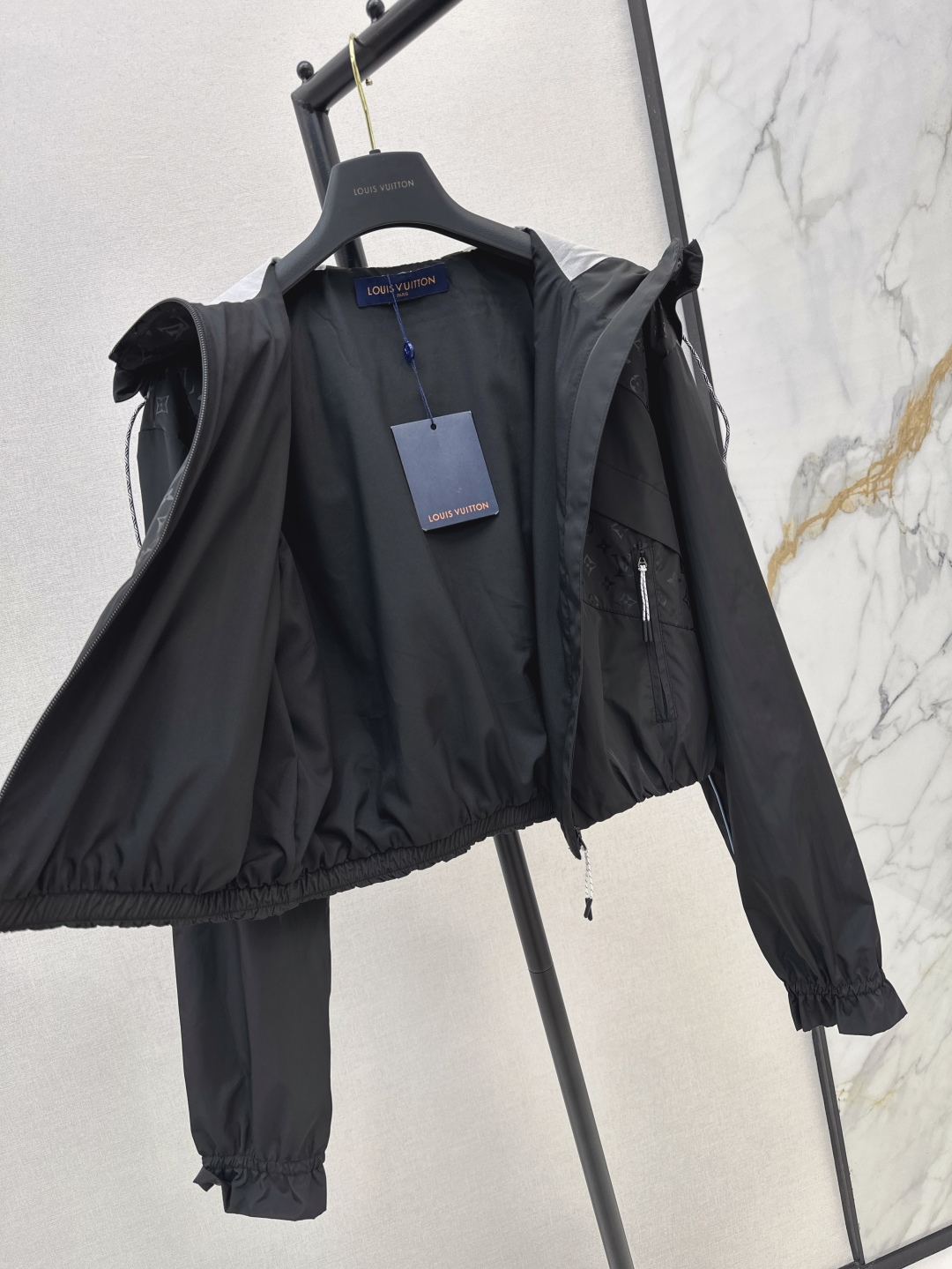 LV Clothing-322