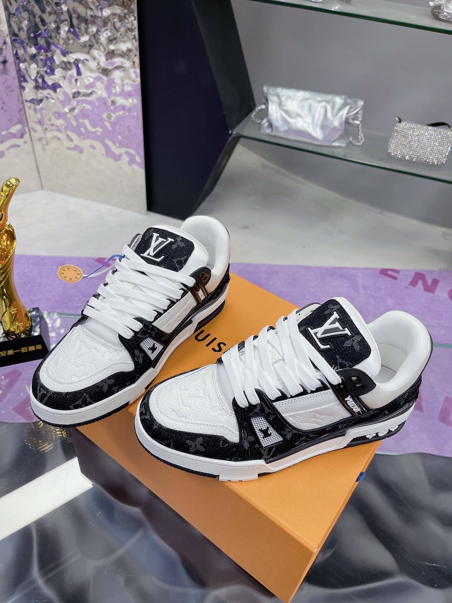 Lv Sneakers-244