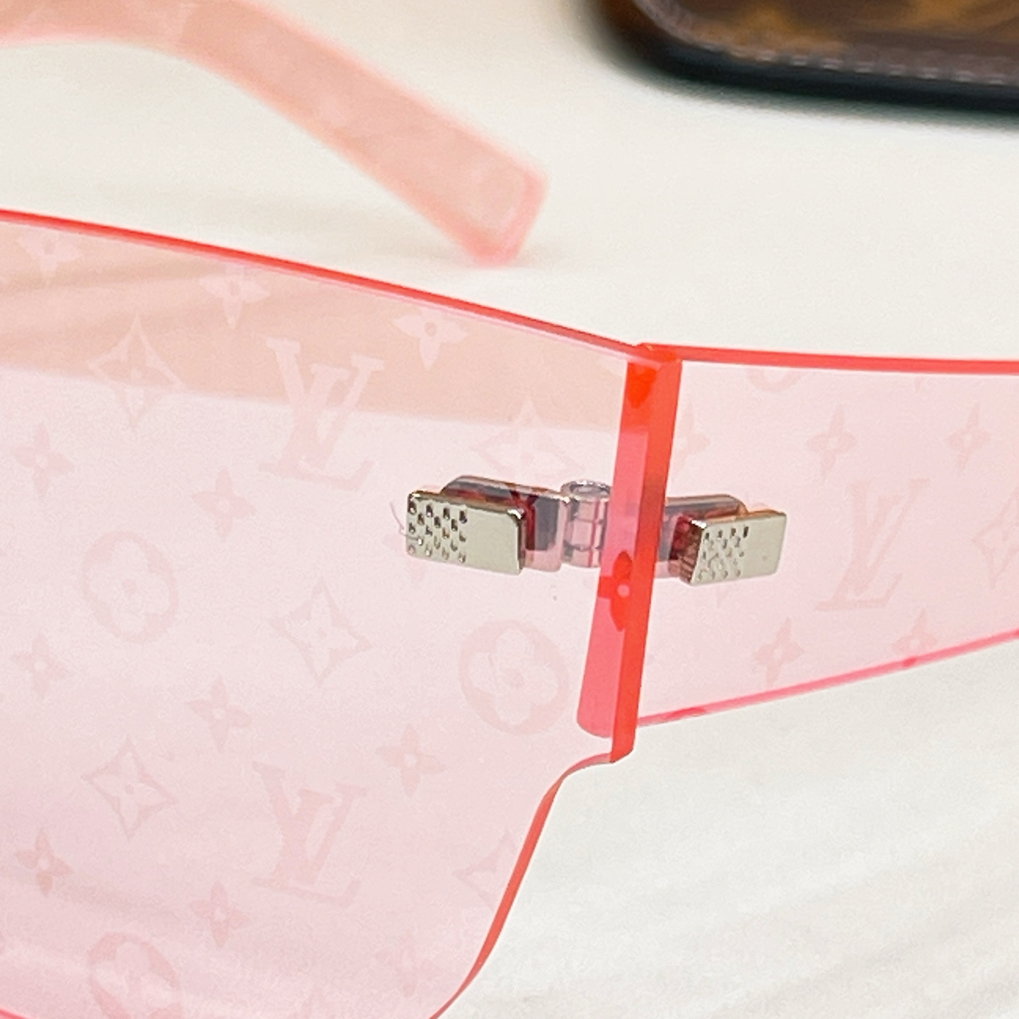 LV glasses-44