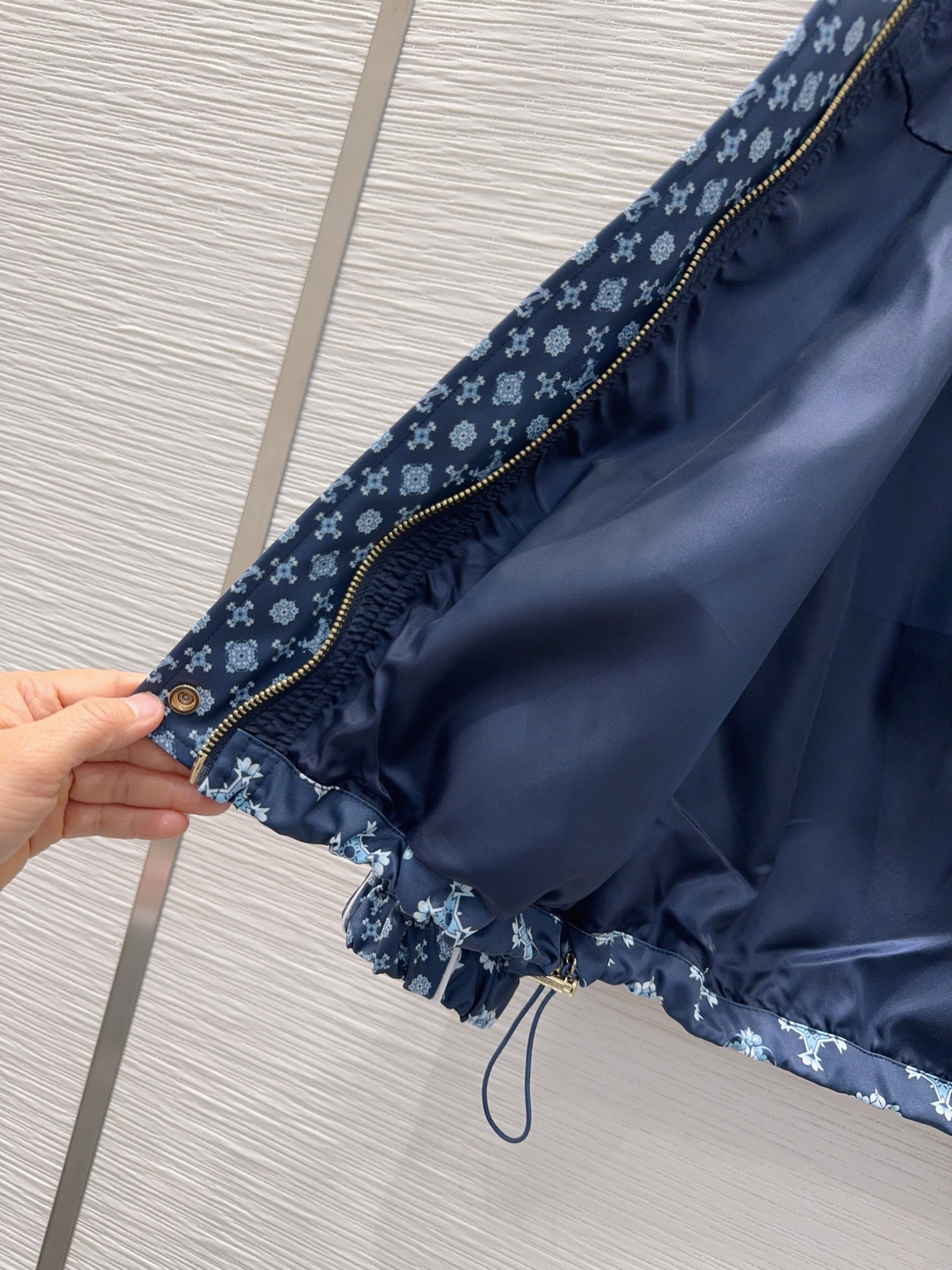 LV Clothing-271