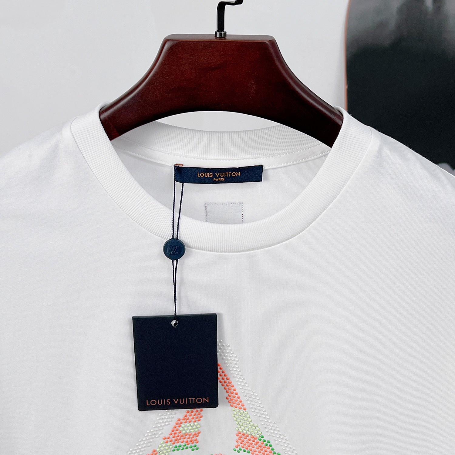 LV clothing-157