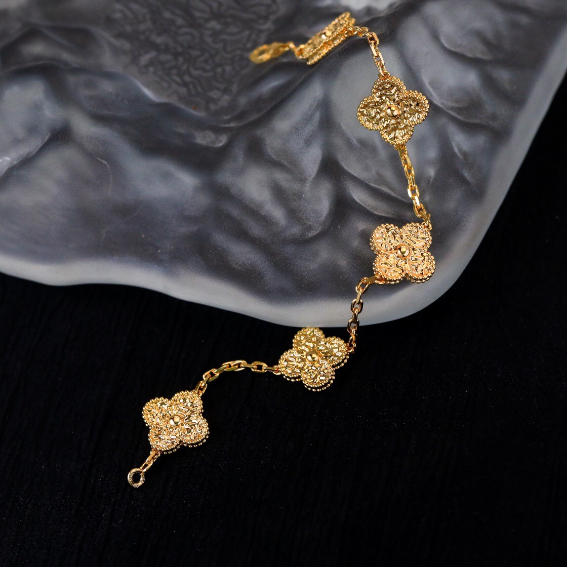 Van Cleef & Arpels Bracelet-44