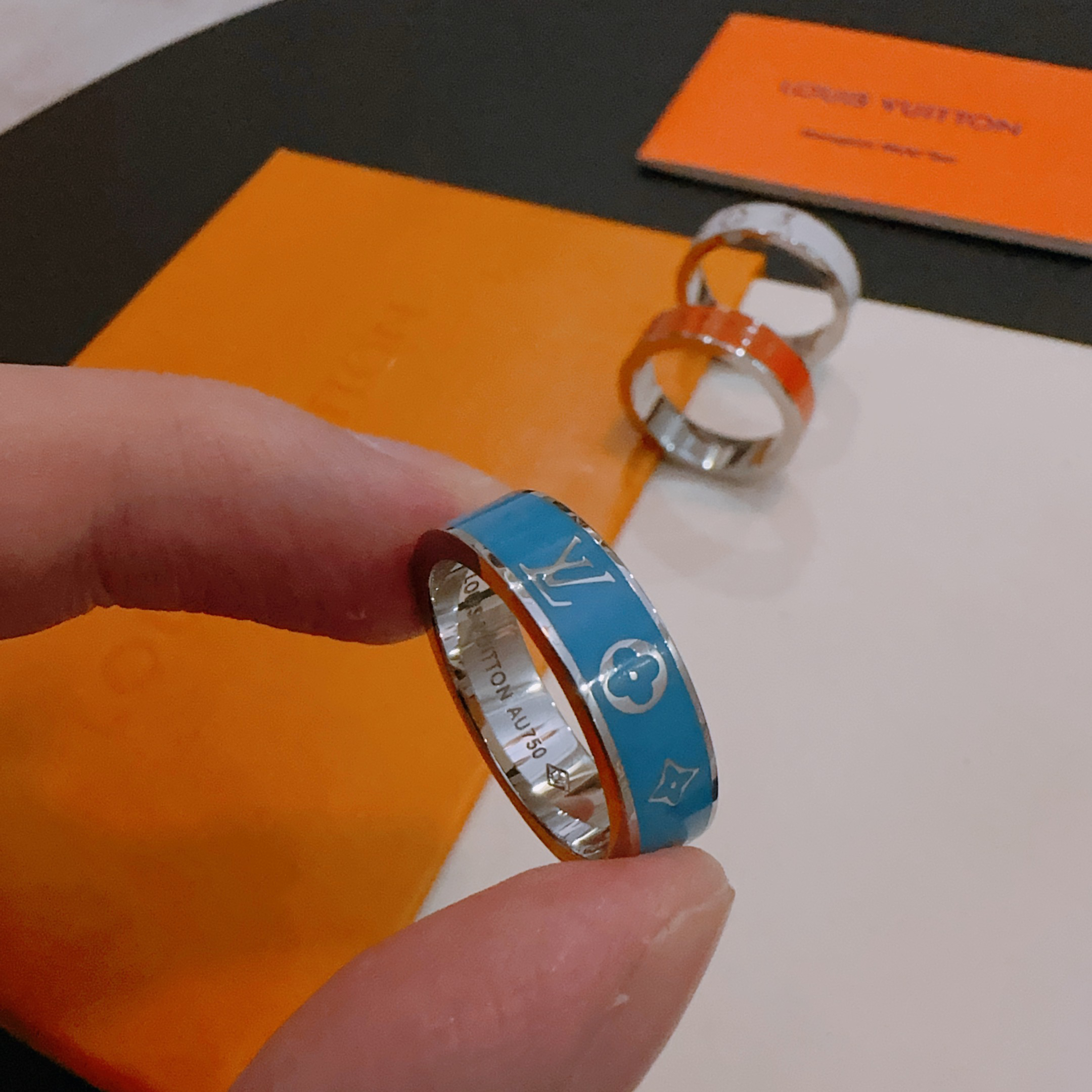LV ring-62