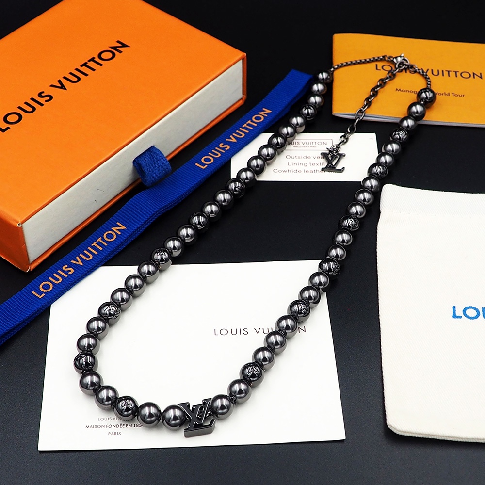 LV necklace-64